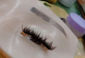 انجام کاشت مژه